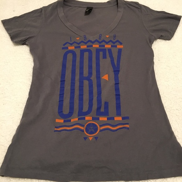 Obey Deep V-Neck Grey T-shirt - Picture 1 of 4